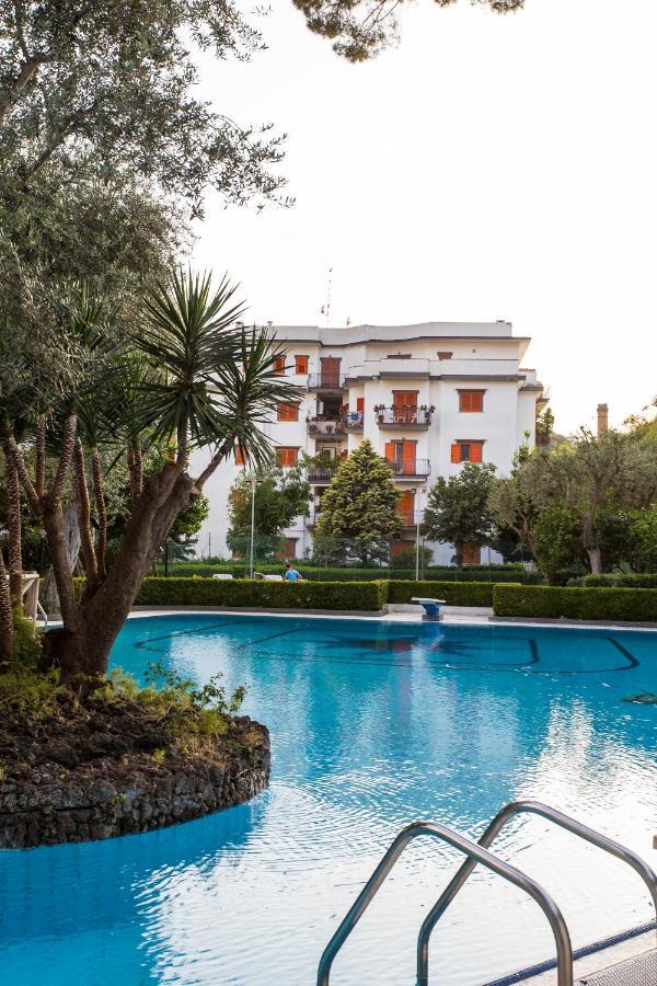 Short-Lets D33, Part Of The House Is Available For Short-Term Rentals In Sorrento Center Exterior foto
